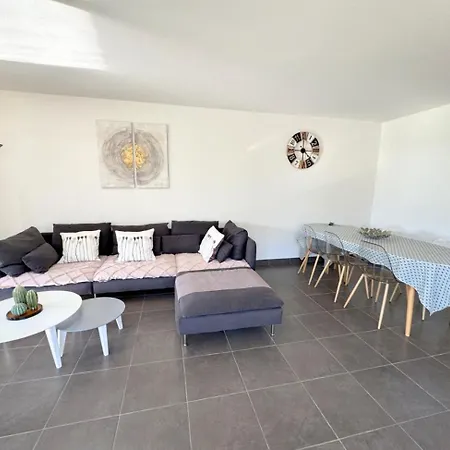 3 Confort En Bord De Apartment Sete