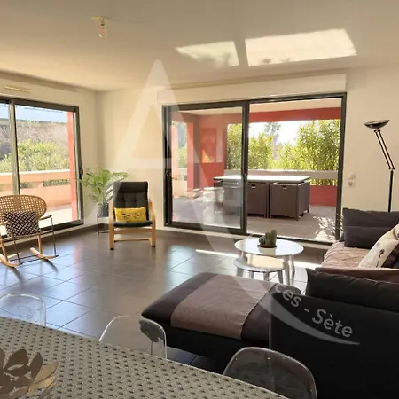 3 Confort En Bord De Apartment Sete